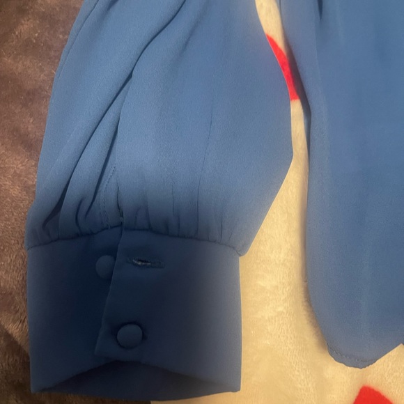 Blue is in for spring! Nice blouse for work Ann Taylor - Picture 3 of 3